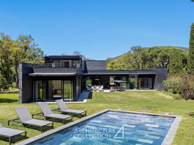 Villa avec piscine et terrasse