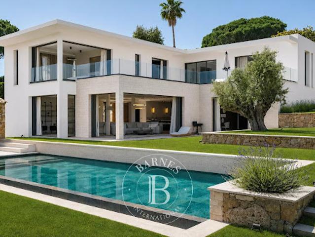 Villa avec piscine et terrasse