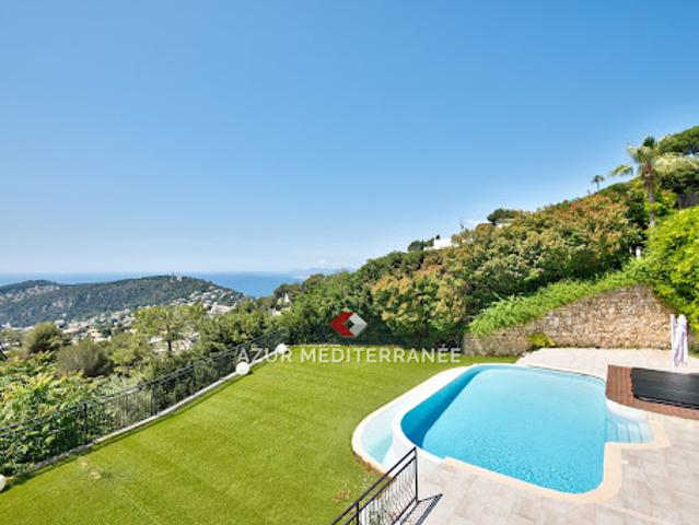 Villa avec piscine et terrasse