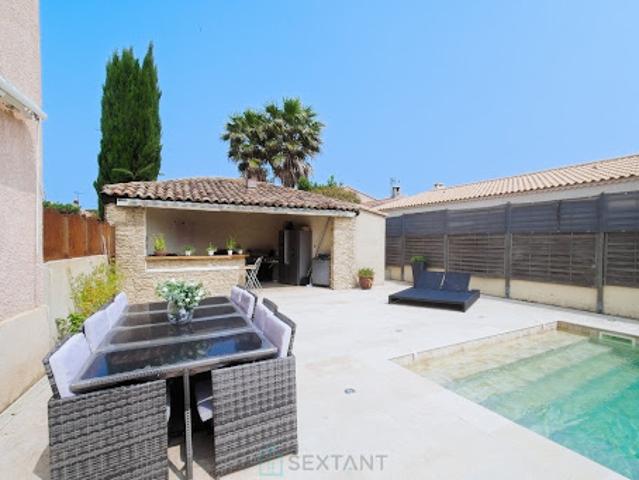 Villa avec piscine et terrasse