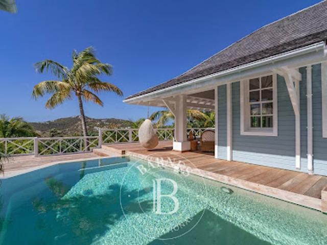 Villa avec piscine et terrasse