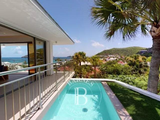 Villa avec piscine et terrasse