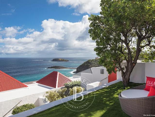 Villa avec piscine et terrasse