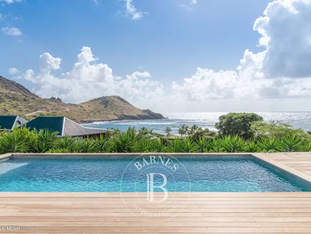 Villa avec piscine et terrasse
