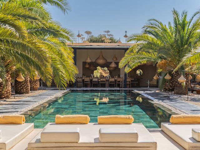 Villa avec piscine et terrasse