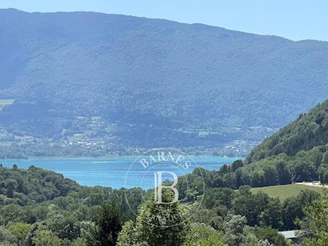Villa avec piscine et terrasse