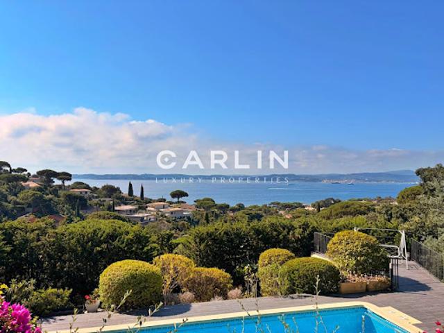 Villa avec piscine et terrasse