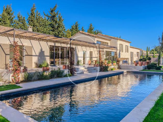 Villa avec piscine et terrasse