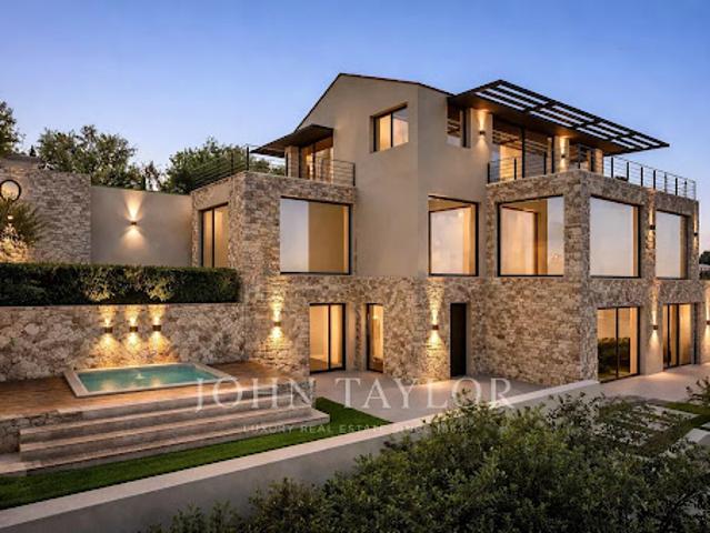 Villa avec piscine et terrasse