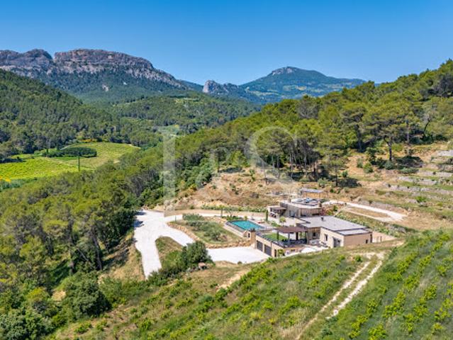 Villa avec piscine et terrasse