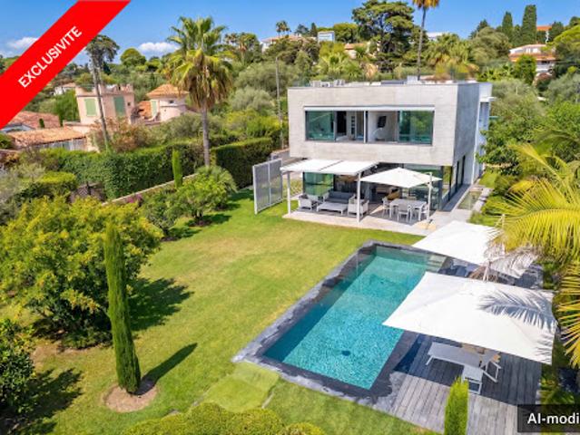 Villa avec piscine et terrasse