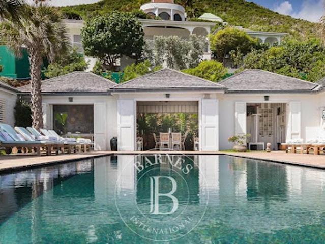 Villa avec piscine et terrasse