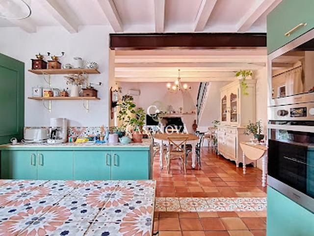 Villa avec piscine et terrasse