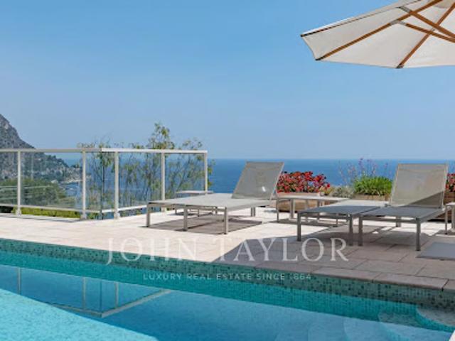 Villa avec piscine et terrasse