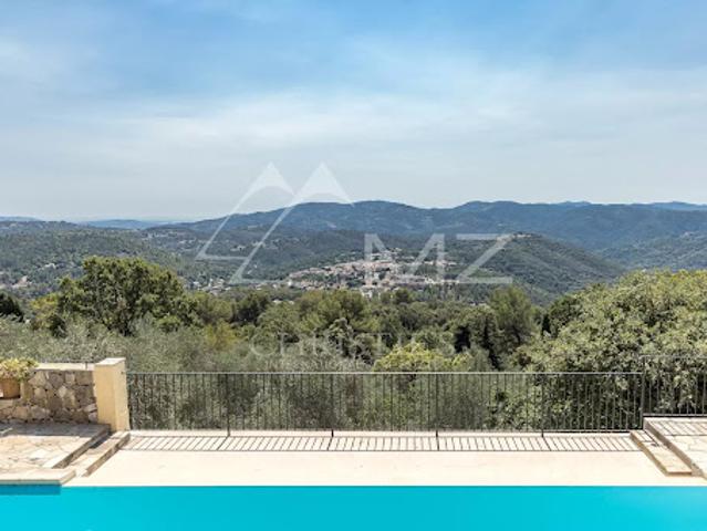 Villa avec piscine et terrasse