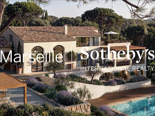 Villa avec piscine et terrasse