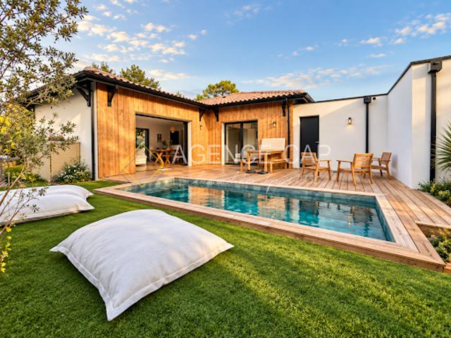 Villa avec piscine et jardin