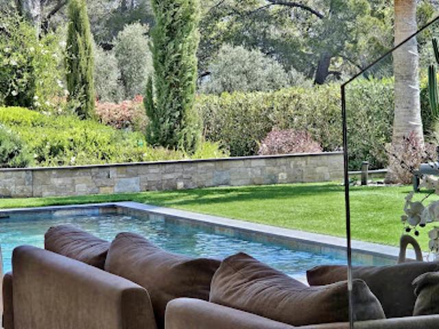 Villa avec piscine et terrasse