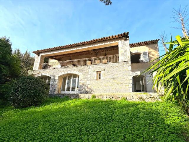 Villa avec piscine et terrasse