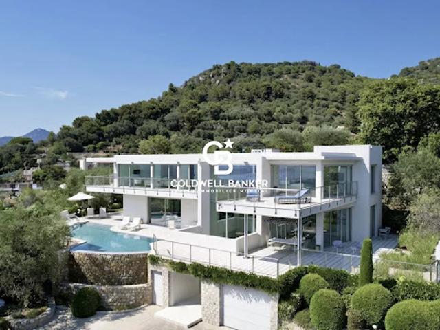 Villa avec piscine et terrasse