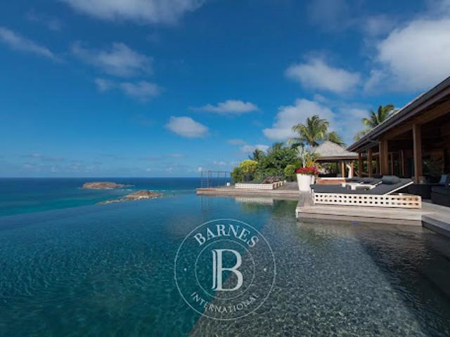 Villa avec piscine et terrasse
