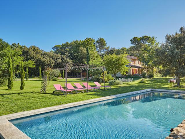 Villa avec piscine et terrasse