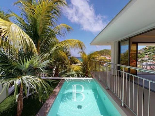 Villa avec piscine et terrasse