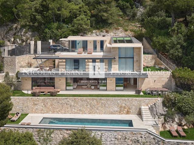 Villa avec piscine et terrasse