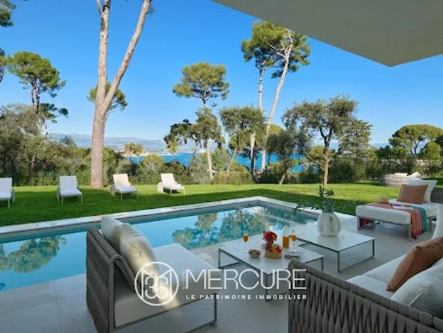 Villa avec piscine et terrasse
