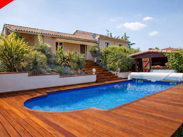 Maison avec piscine et terrasse