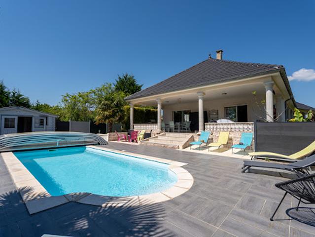 Villa avec piscine et terrasse