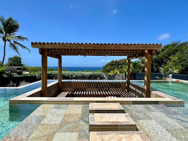 Villa avec piscine et terrasse