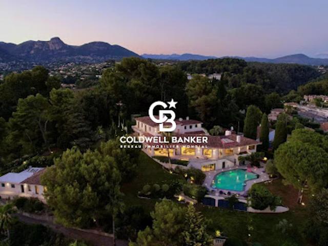 Villa avec piscine et terrasse