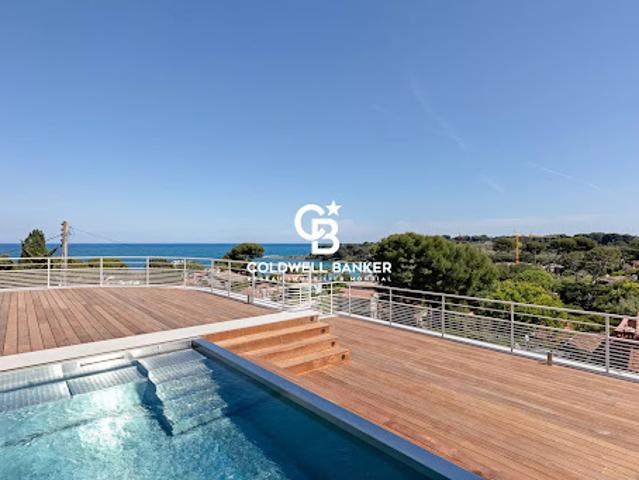 Villa avec piscine et terrasse
