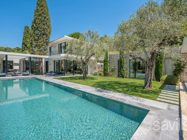 Villa avec piscine et terrasse