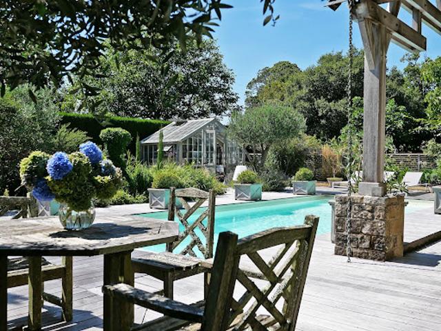 Villa avec piscine et terrasse
