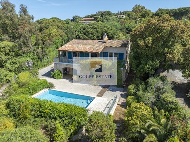 Villa avec piscine et jardin