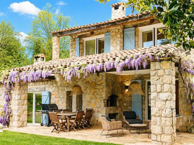 Villa avec piscine et terrasse