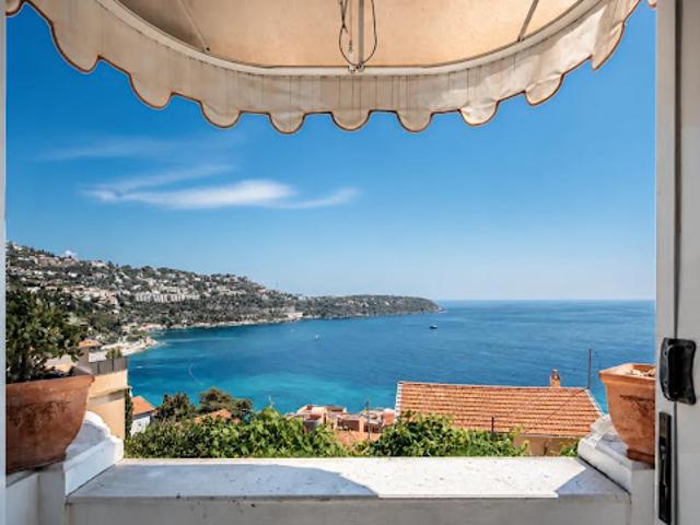 Villa avec piscine et terrasse