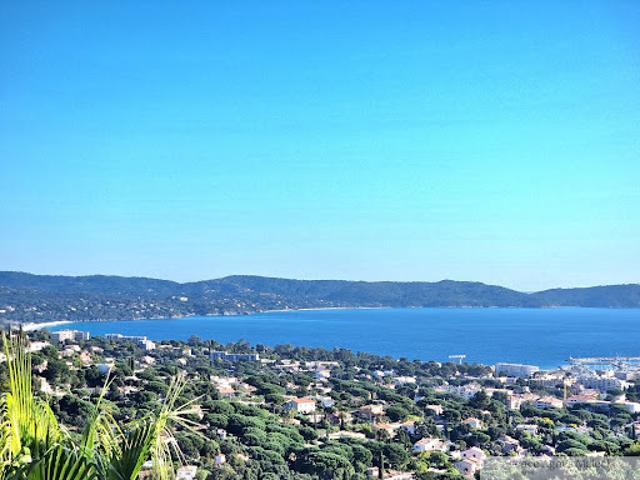 Villa avec piscine et terrasse