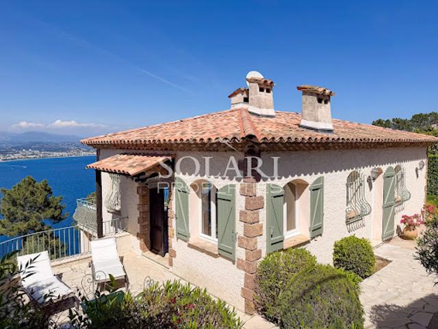 Villa avec piscine et terrasse