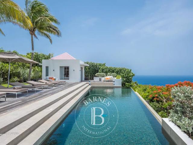 Villa avec piscine et terrasse