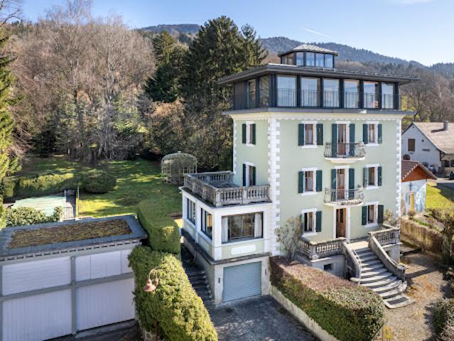 Villa avec piscine et terrasse