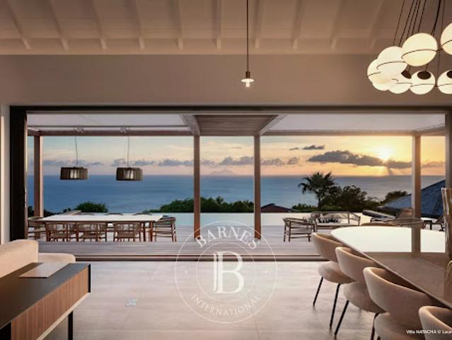 Villa avec piscine et terrasse