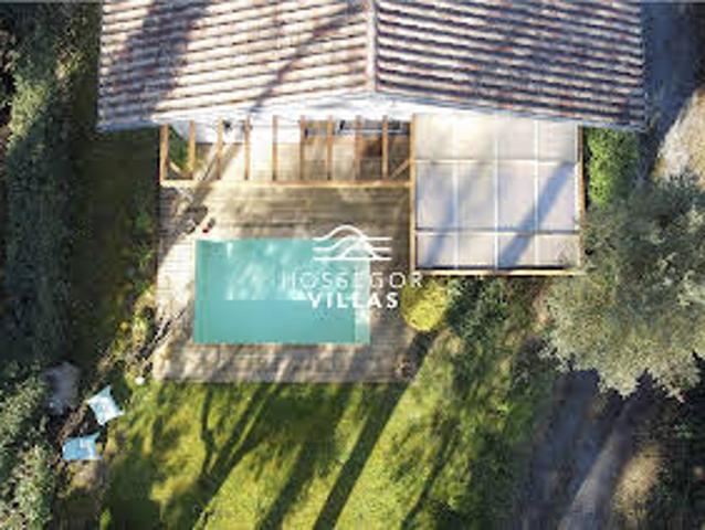 Villa avec piscine et jardin