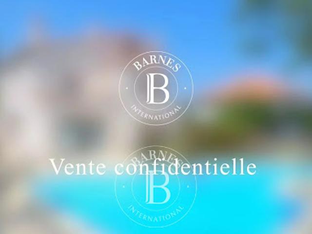 Villa avec piscine et terrasse