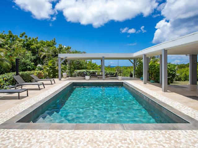 Villa avec piscine et terrasse