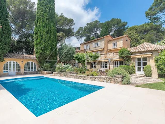 Maison avec piscine et terrasse