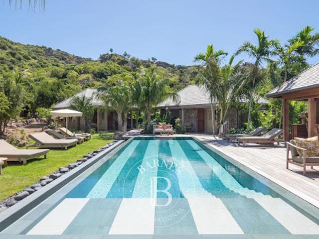 Villa avec piscine et terrasse