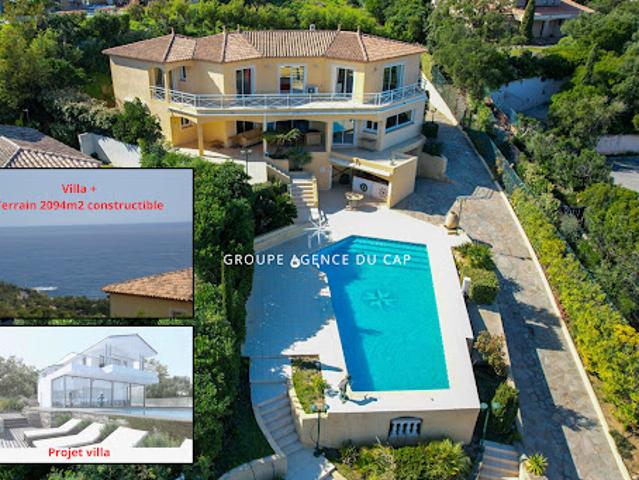 Villa avec piscine et terrasse